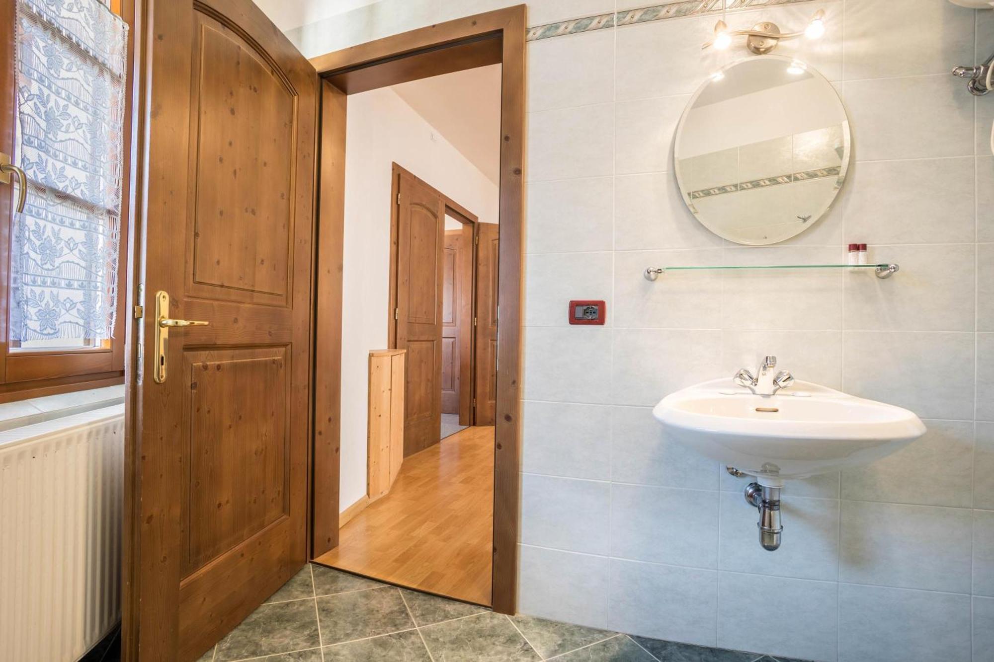 Residence Lena App 3 With Balcony تينو المظهر الخارجي الصورة